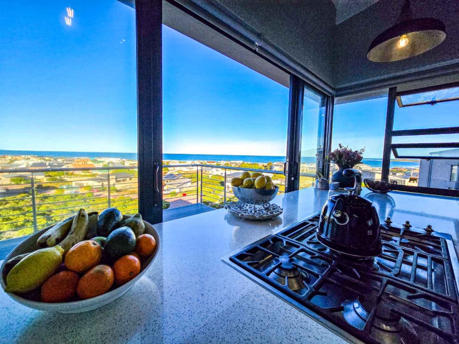 2 Bedroom Property for Sale in Stilbaai Oos Western Cape